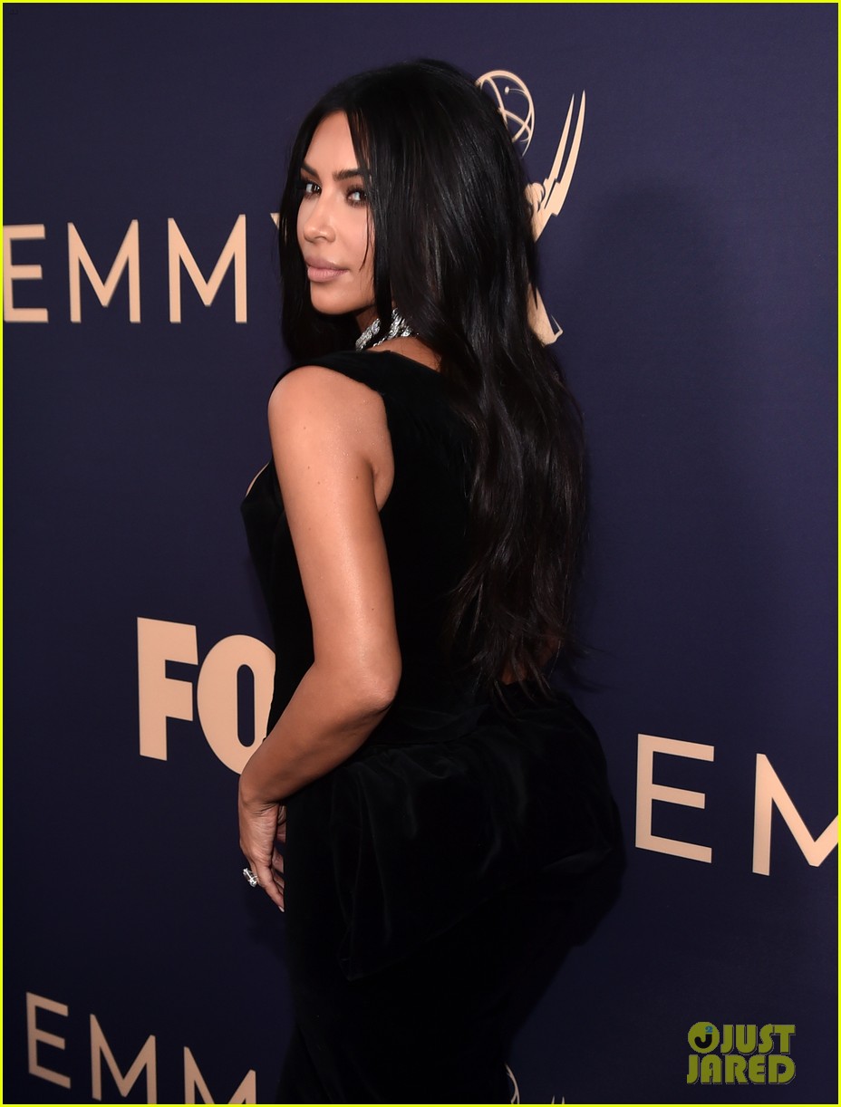 kim kardashian kendall jenner 2019 emmy awards 08