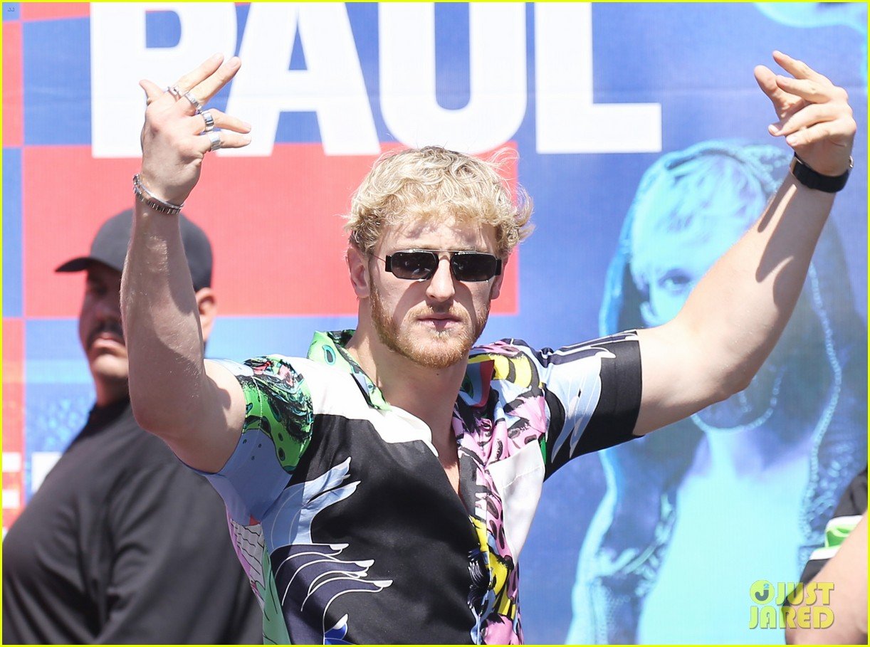 logan paul gets support from jake at press conference 06