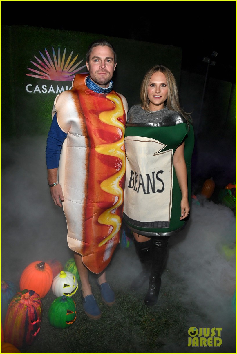 stephen amell hot dog halloween party 01