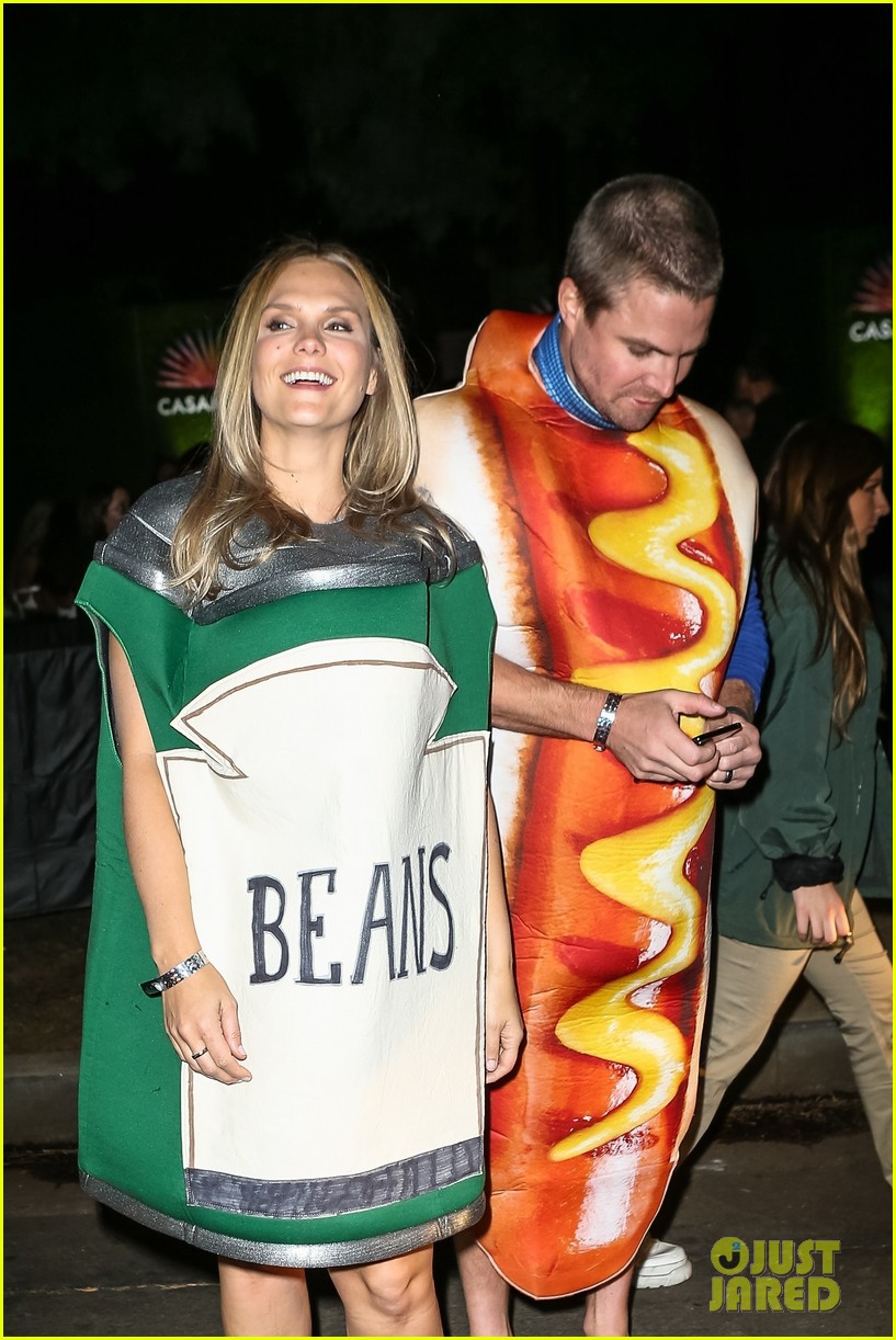 stephen amell hot dog halloween party 03