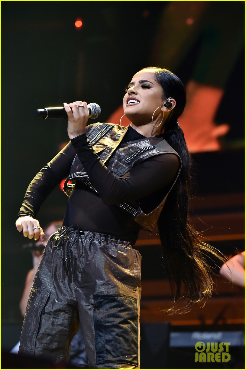 becky g rocks the stage at rock the vote concert 08