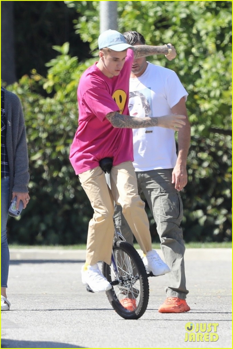 justin bieber falls off unicycle while learning how to ride 24