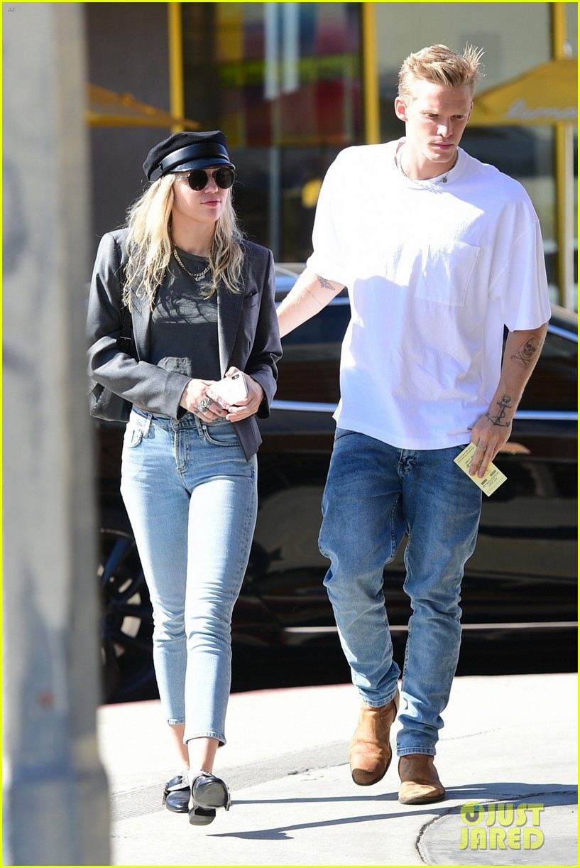miley cyrus cody simpson start their week with lunch date 04