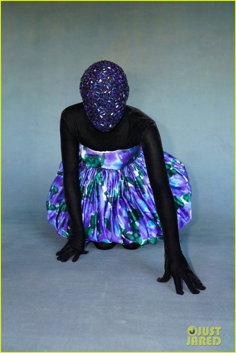 joey king wears masks with richard quinn outfit in elle bts pics 15