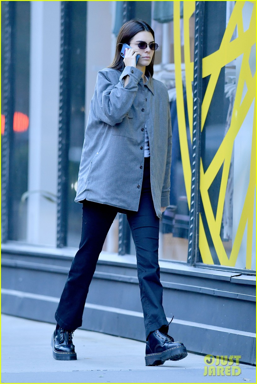 kendall jenner takes a phone call in nyc 05