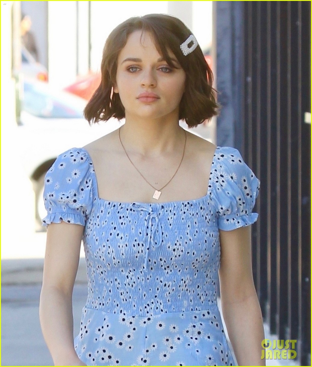 joey king out for lunch 01