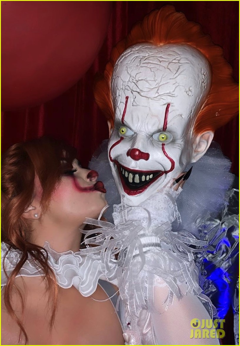 demi lovato hosts her 4th annual halloween party as pennywise 01