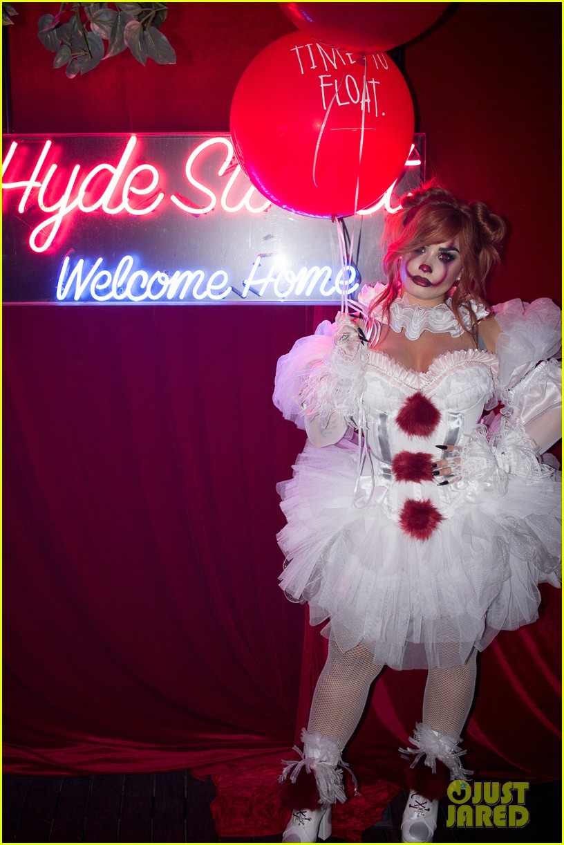 demi lovato hosts her 4th annual halloween party as pennywise 08