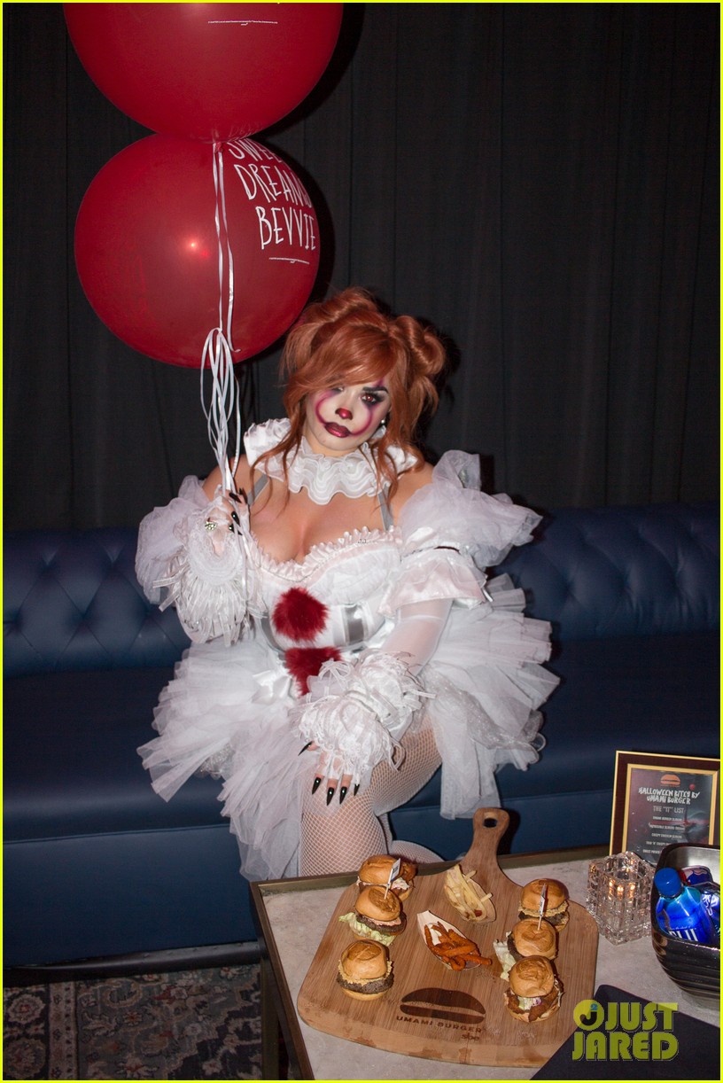 demi lovato hosts her 4th annual halloween party as pennywise 09