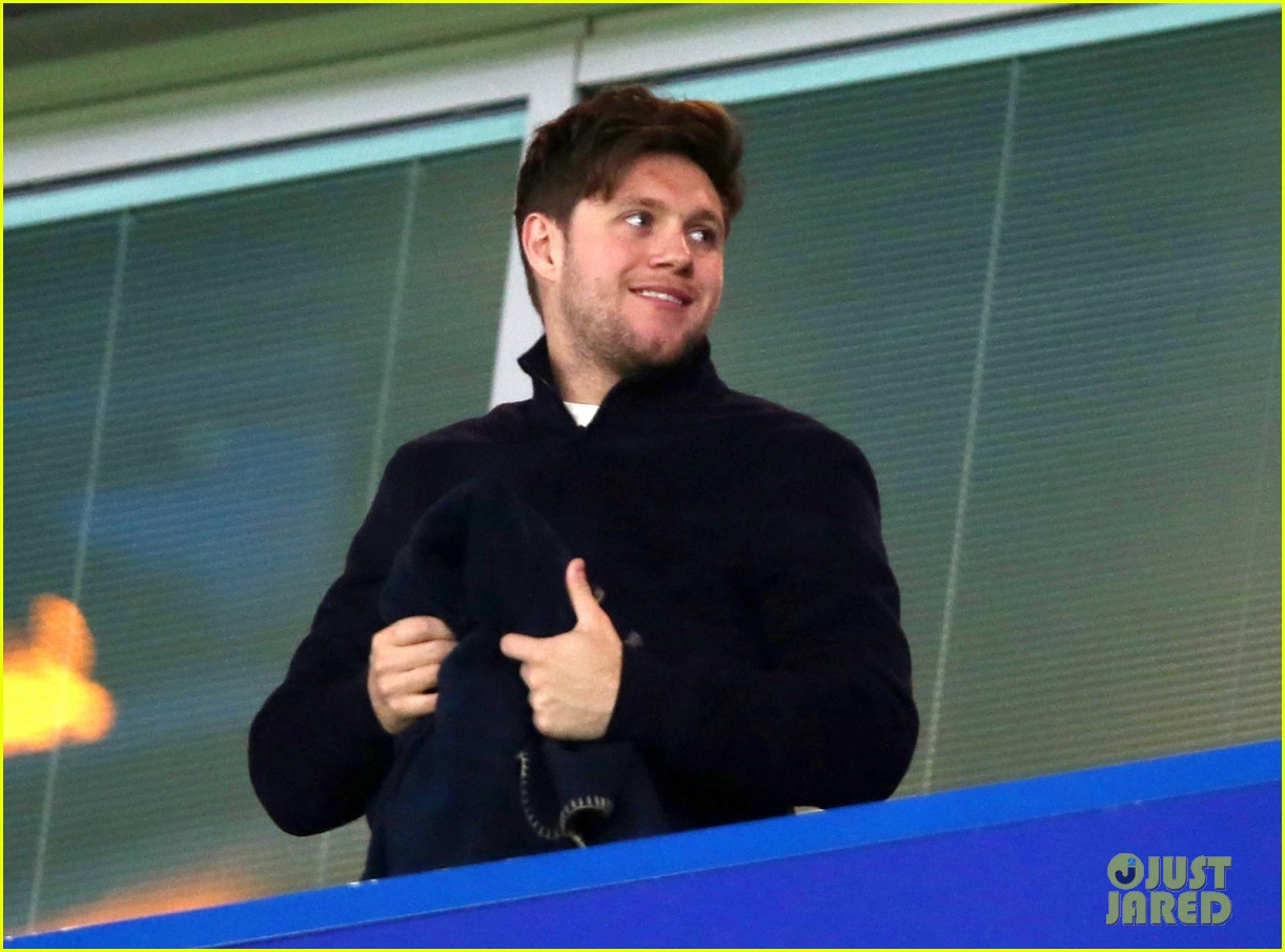 niall horan chelsea game pics after tour announcement 03