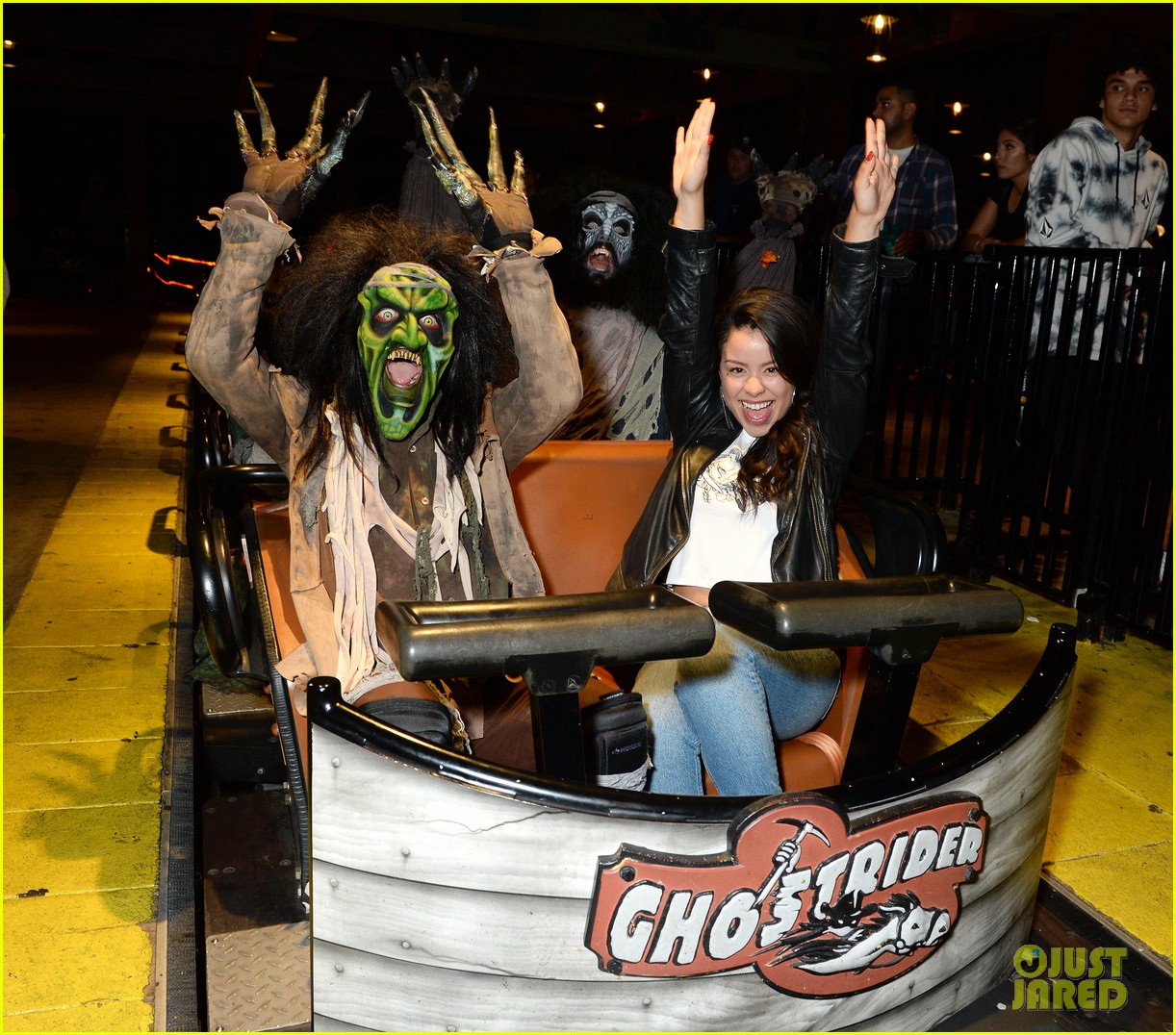 ross lynch gets much needed sibling time at knotts scary farm 03
