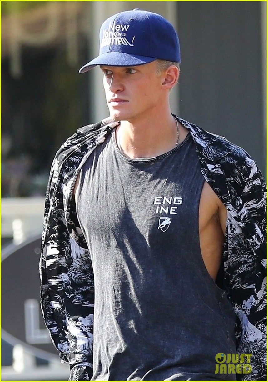 cody simpson bares his arms as he arrives at music studio 02