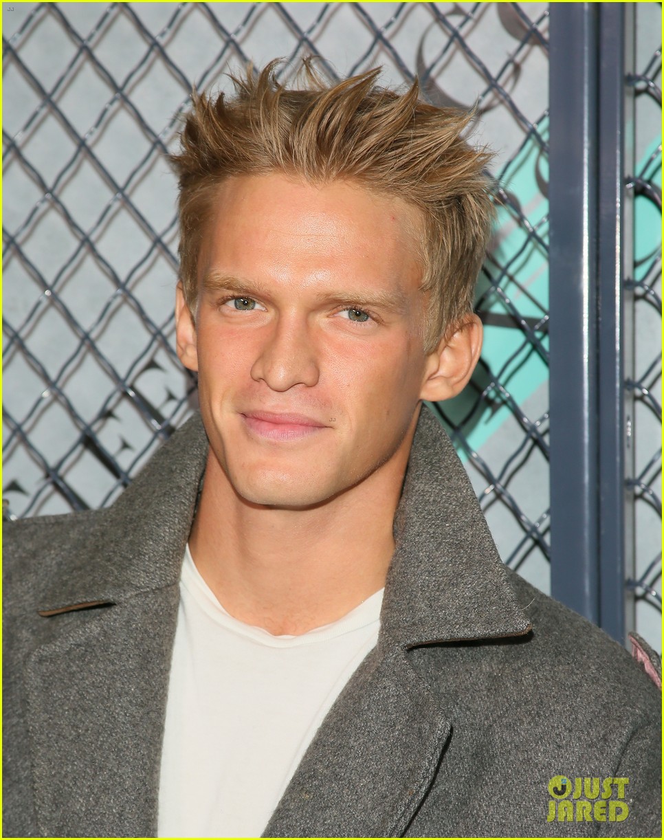 cody simpson at tiffany co event 01