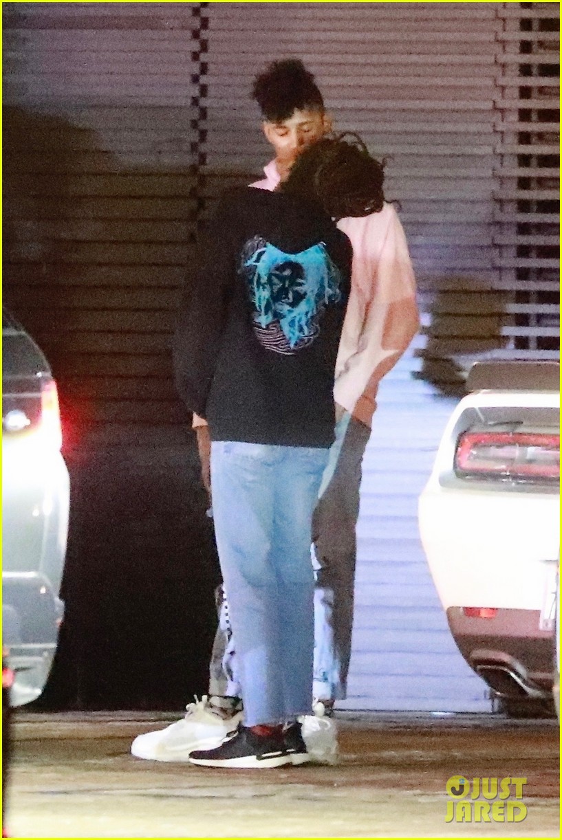 willow smith kiss tyler cole dinner out 03