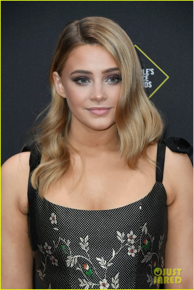 josephine langford after cast peoples choice awards 2019 04