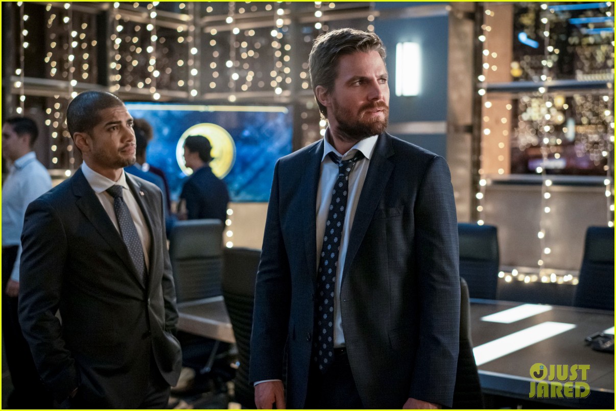 oliver faces a familiar life and death situation on arrow tonight 15
