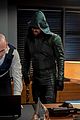 oliver faces a familiar life and death situation on arrow tonight 16