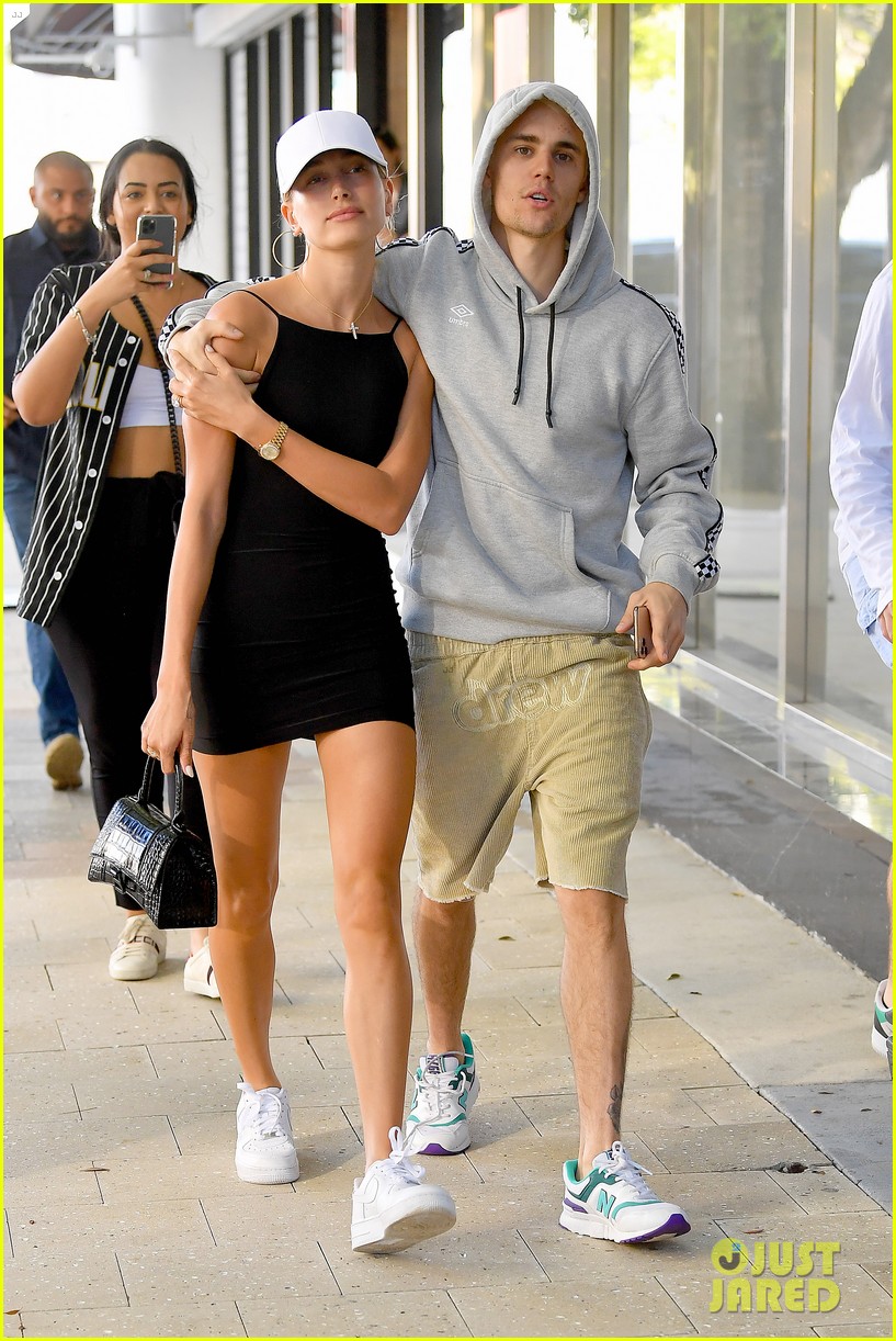 justin hailey bieber hold each other close during day out in miami 01