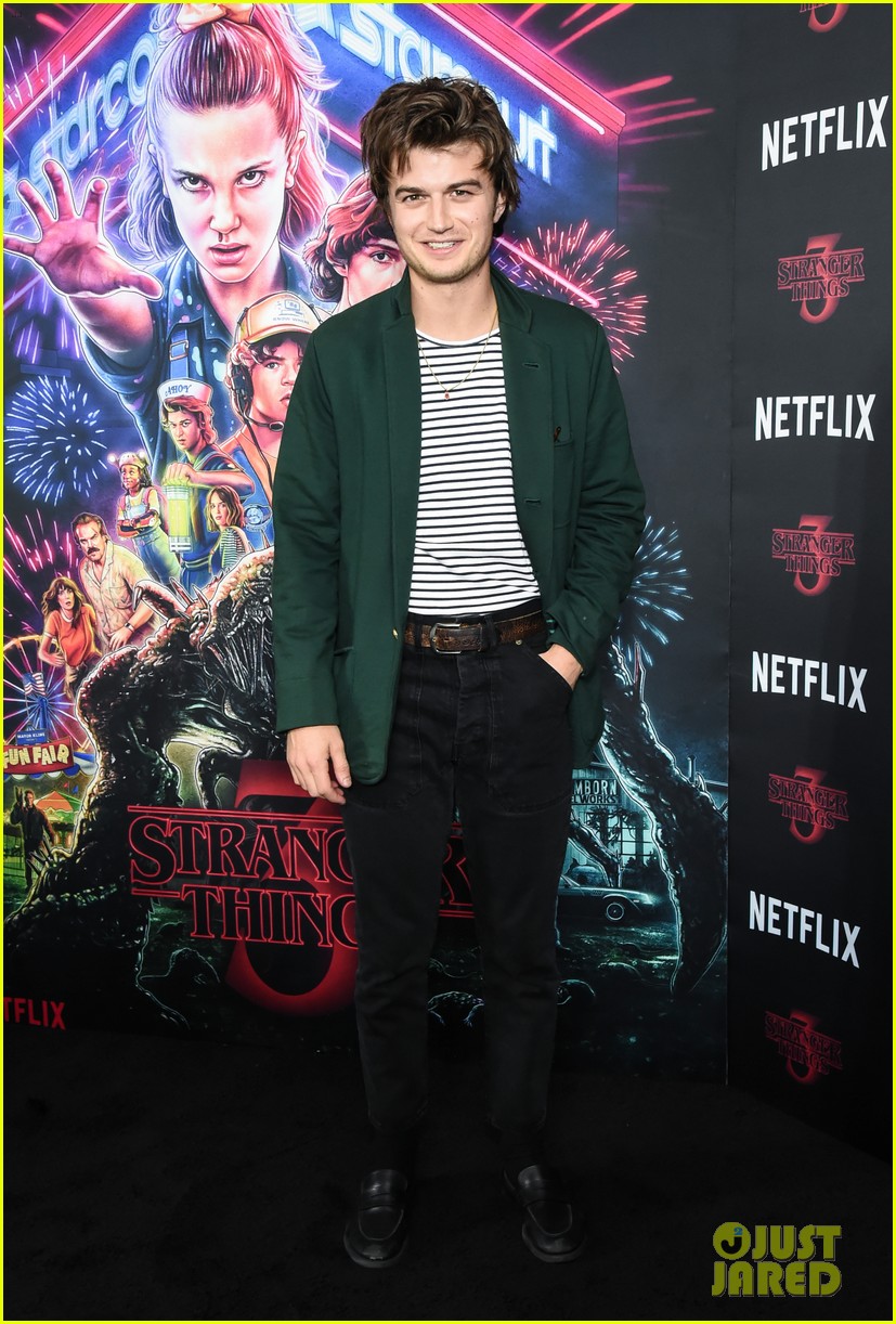stranger things cast gets silly at season 3 nyc screening 31
