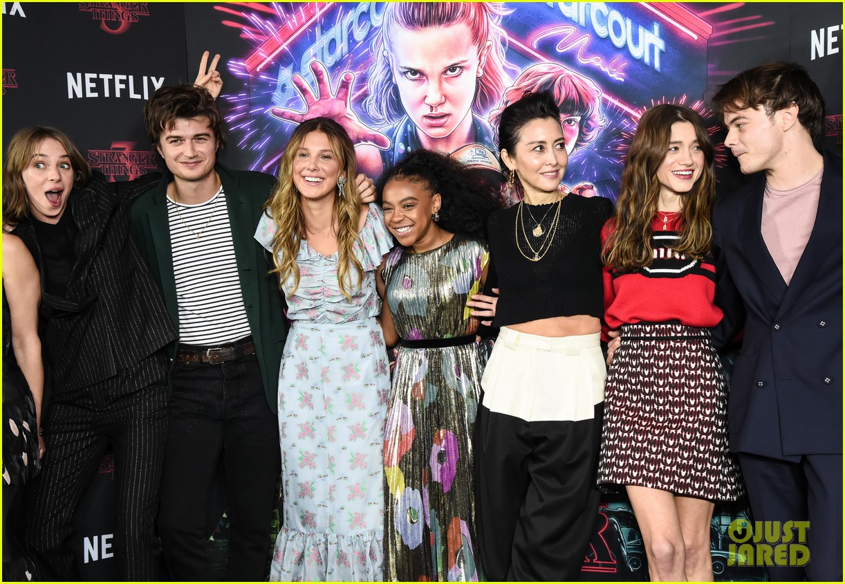 stranger things cast gets silly at season 3 nyc screening 40