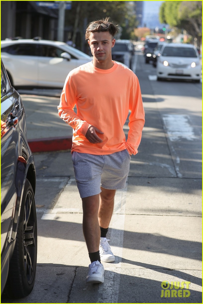 cameron dallas madisyn menchaca hold hands for lunch date 06