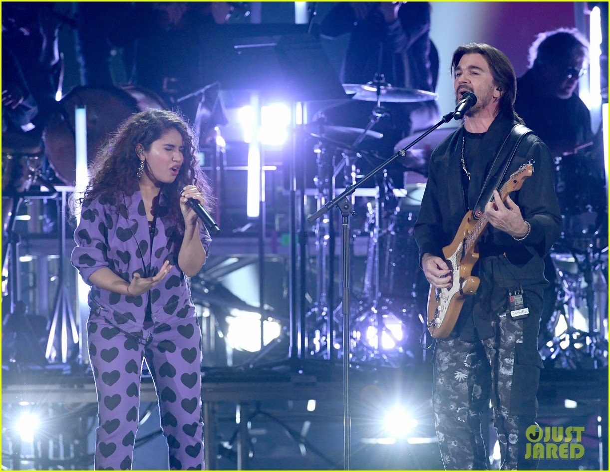 alessia cara heart print suit for latin grammys performance 11