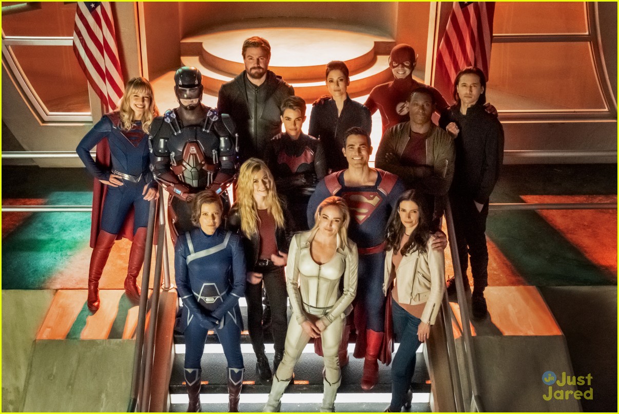 arrowverse crisis infinite earths first pics 02