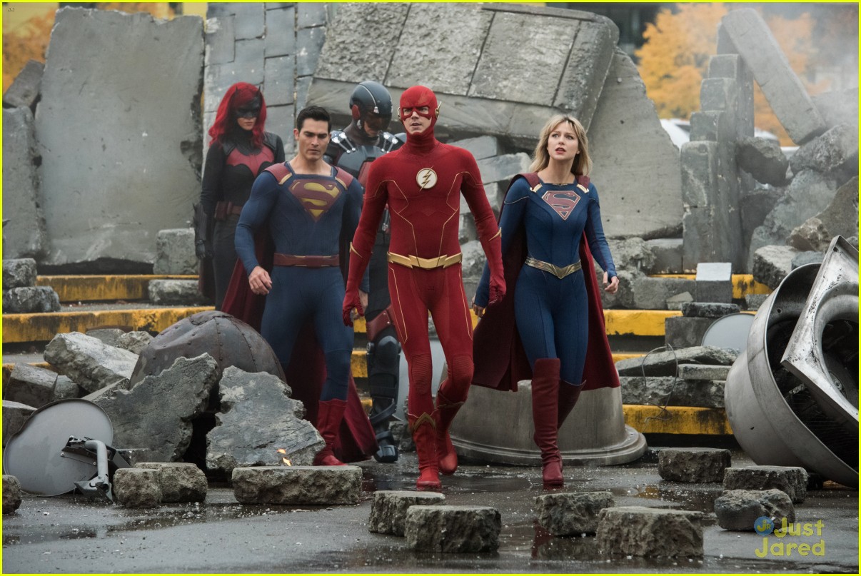 arrowverse crisis infinite earths first pics 03
