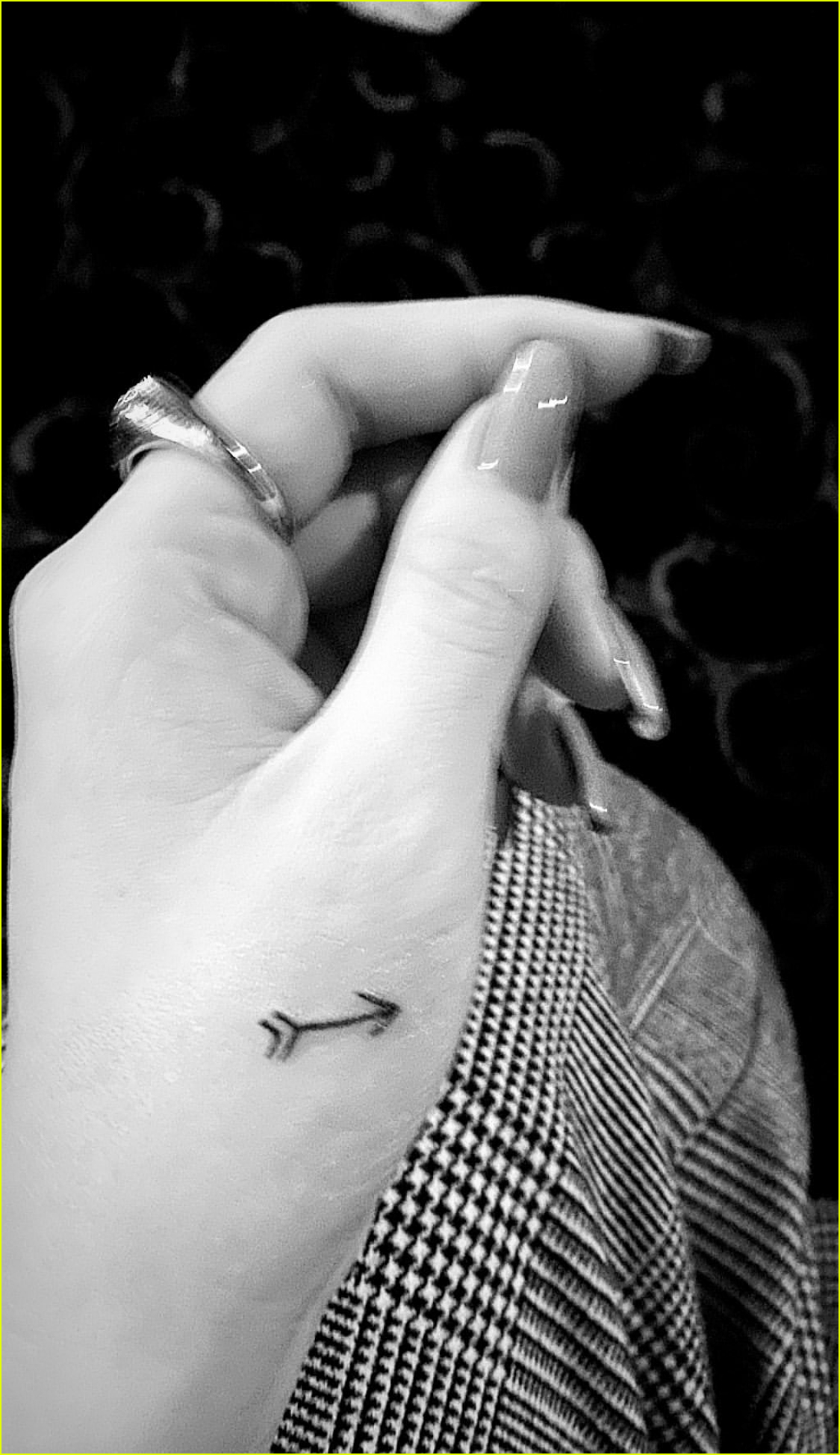 25 Finger Tattoo for Couples That Are An Emblem of True Love & Romance -  Hike n Dip
