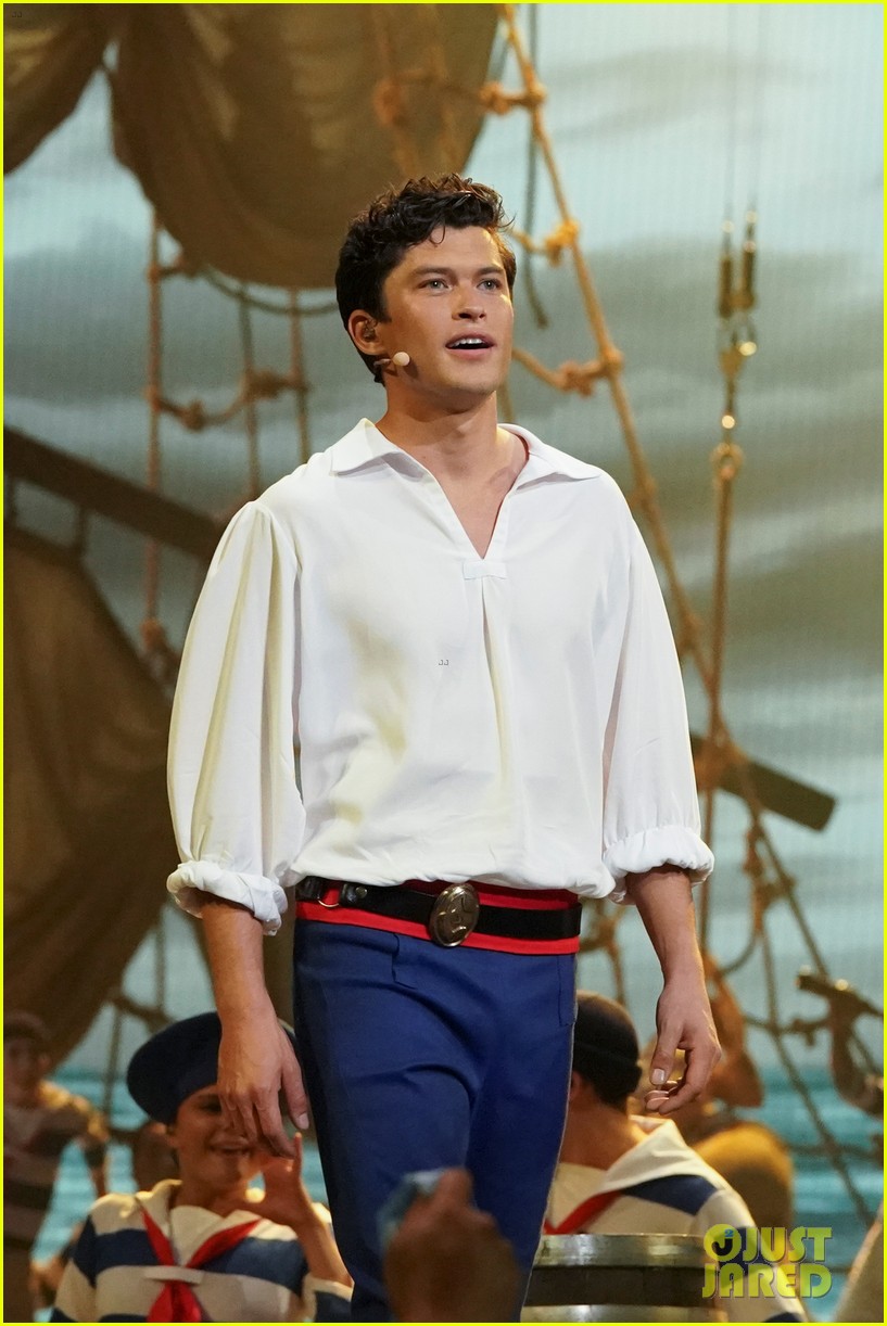 watch graham phillips sing fathoms below from the little mermaid live 01