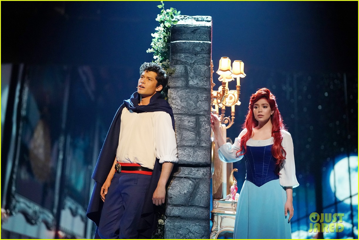 watch graham phillips sing fathoms below from the little mermaid live 02