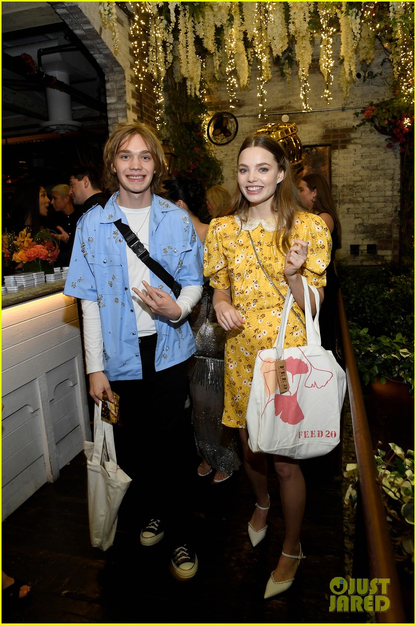 joey king florence pugh kaitlyn dever hfpa party 41