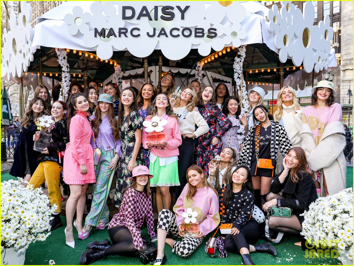 kaia gerber bailee madison landry bender more daisy marc jacobs event 76