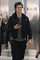 shawn mendes at the airport 03