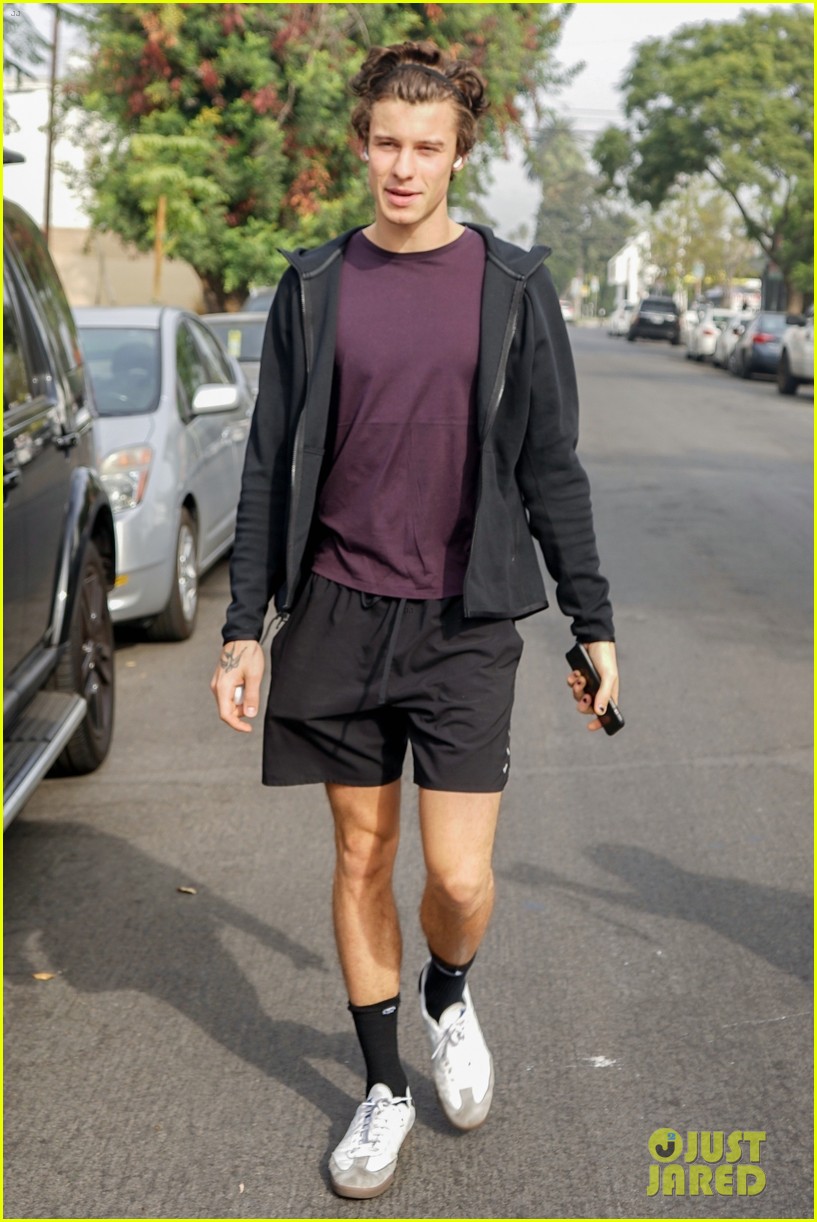 shawn mendes shows off toned legs during la outing 03