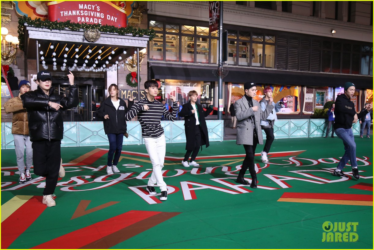 nct 127 get in final rehearsals for macys thanksgiving day parade 02