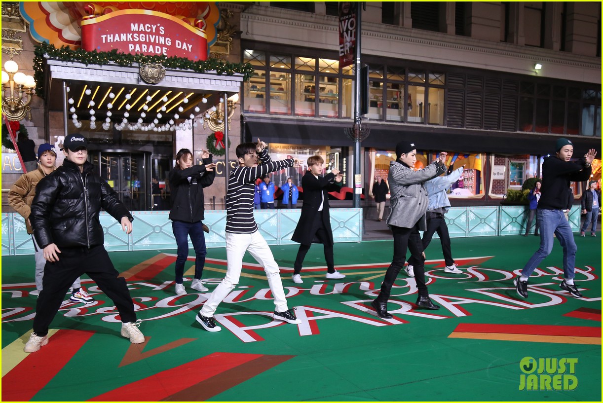 nct 127 get in final rehearsals for macys thanksgiving day parade 03