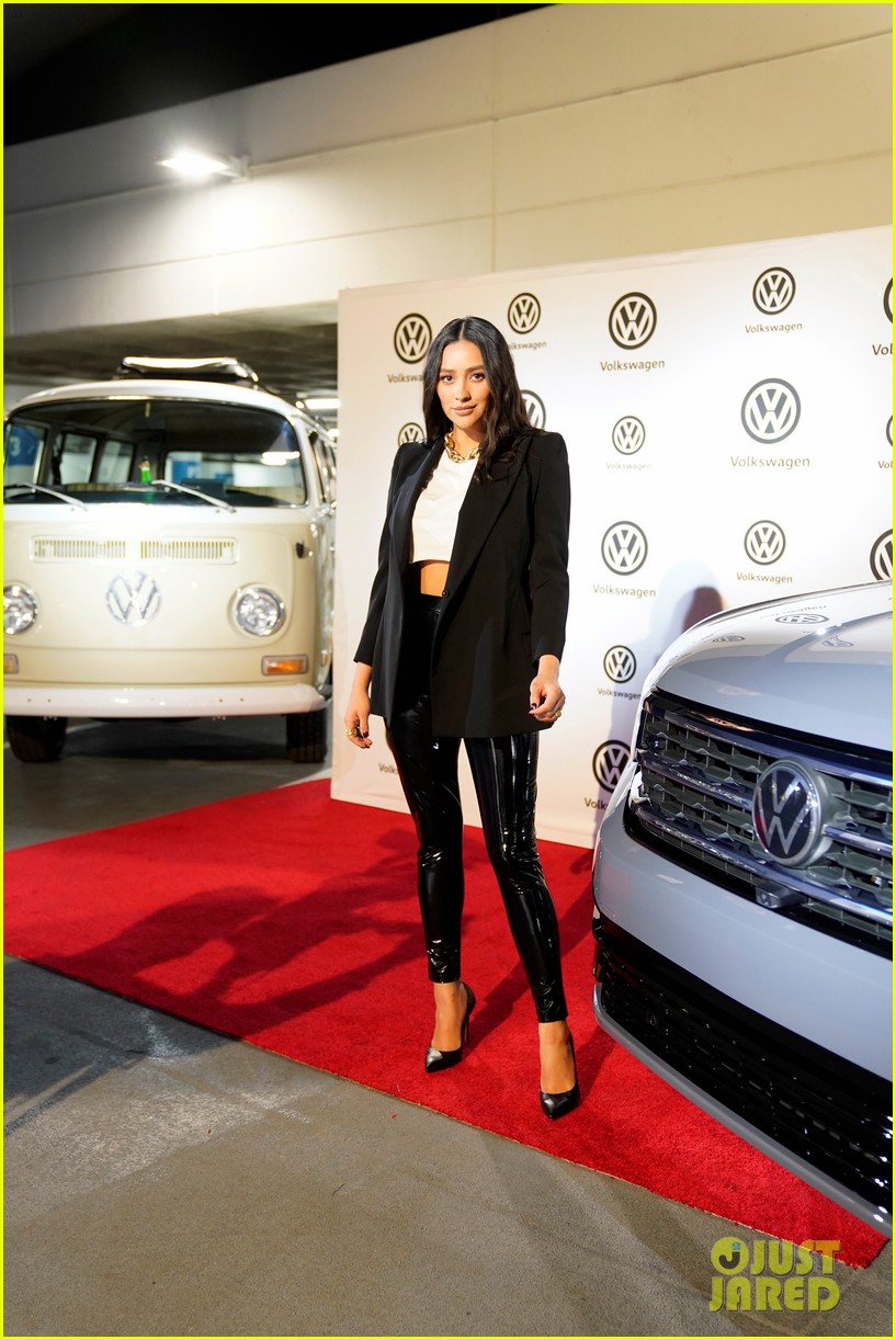 shay mitchell watches bumblee at drive in movie event 01