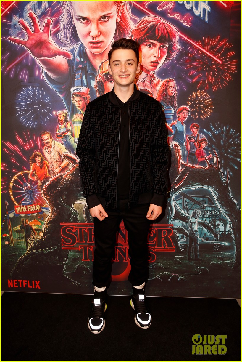 Poster 30x45cm Noah Schnapp - Stranger Things - Ator 22