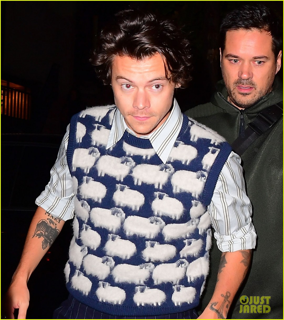 harry styles dinner after snl rehearsals 01