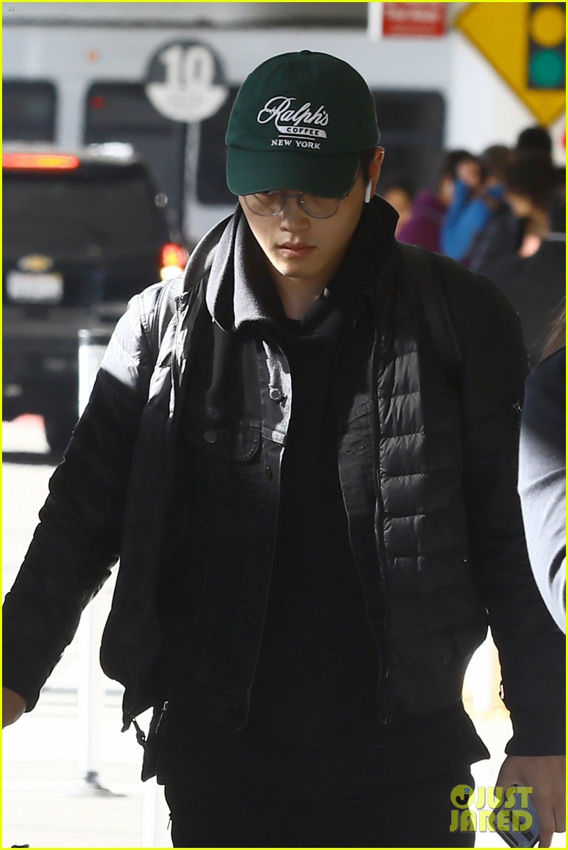 alex shibutani is back in la after spending first christmas apart from sister maia 03