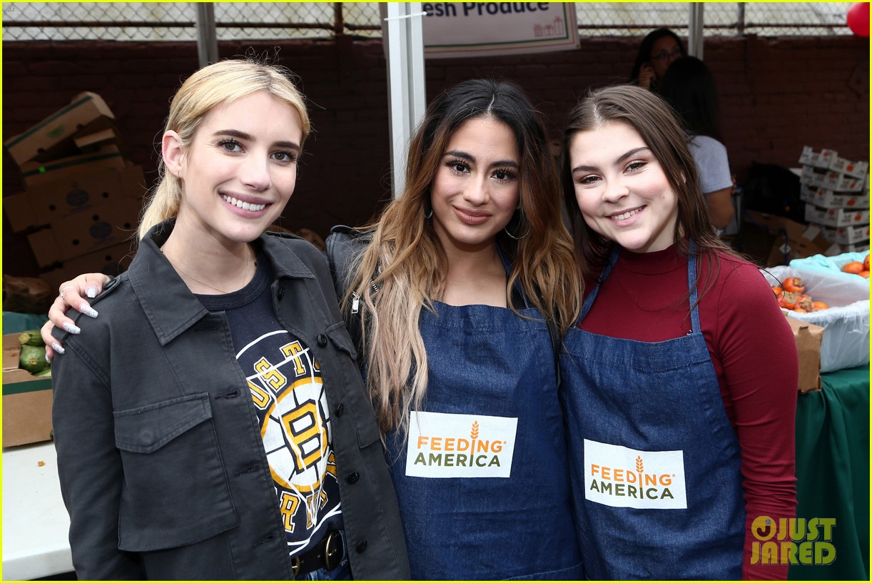 ally brooke emma roberts hannah zeile help provide lunch produce to families 02