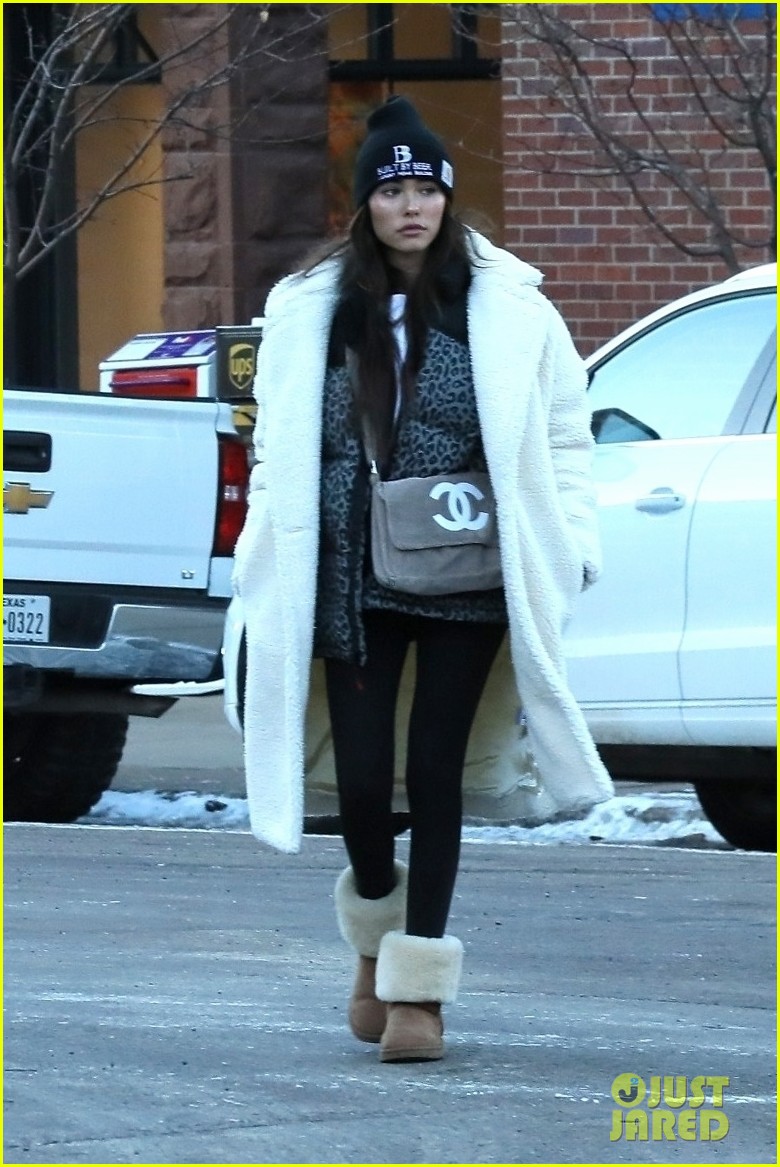 madison beer bundles up while shopping in aspen 05