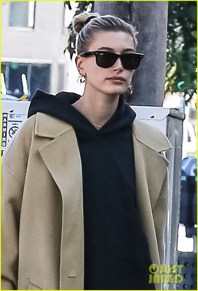 justin hailey bieber step out separately in la 07