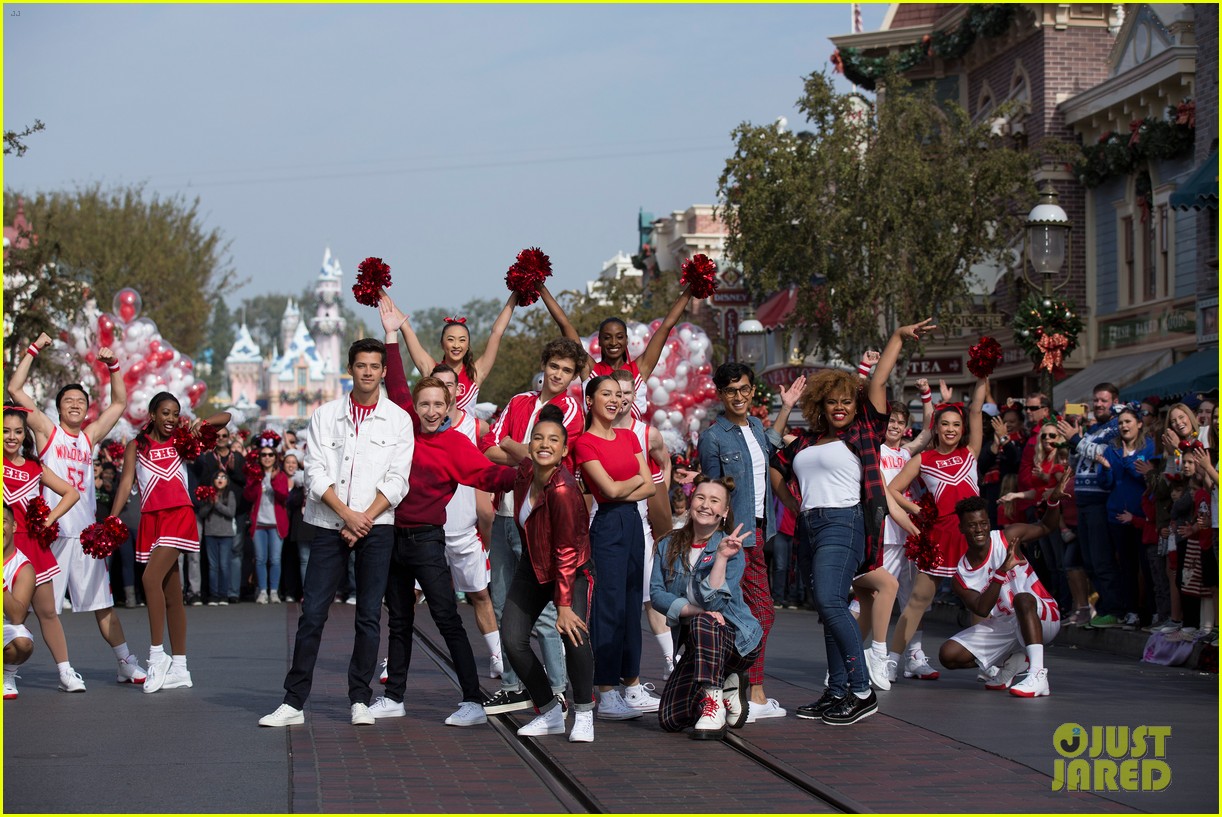 disney parks magical christmas day parade 2019 performers guests 04