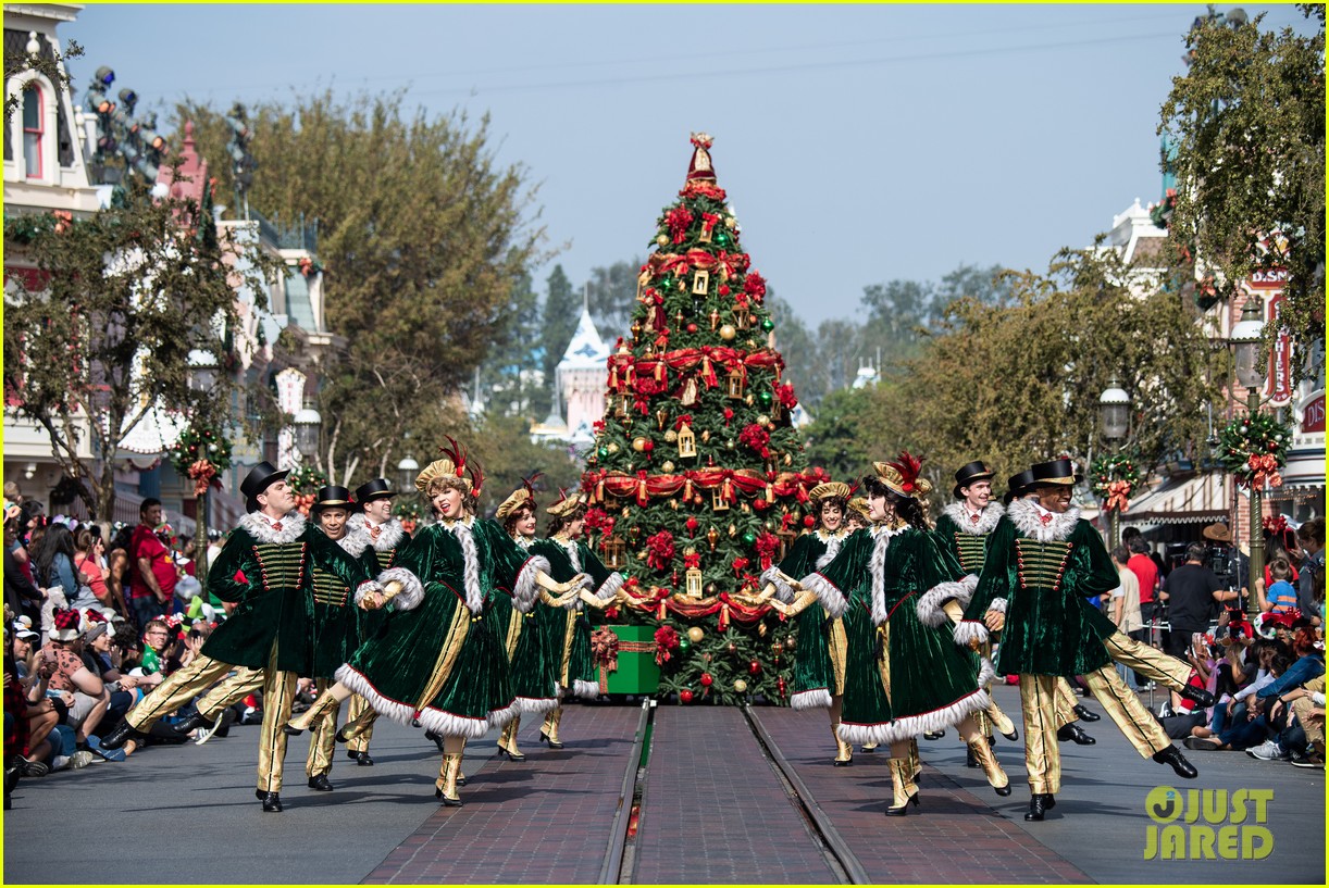 disney parks magical christmas day parade 2019 performers guests 25
