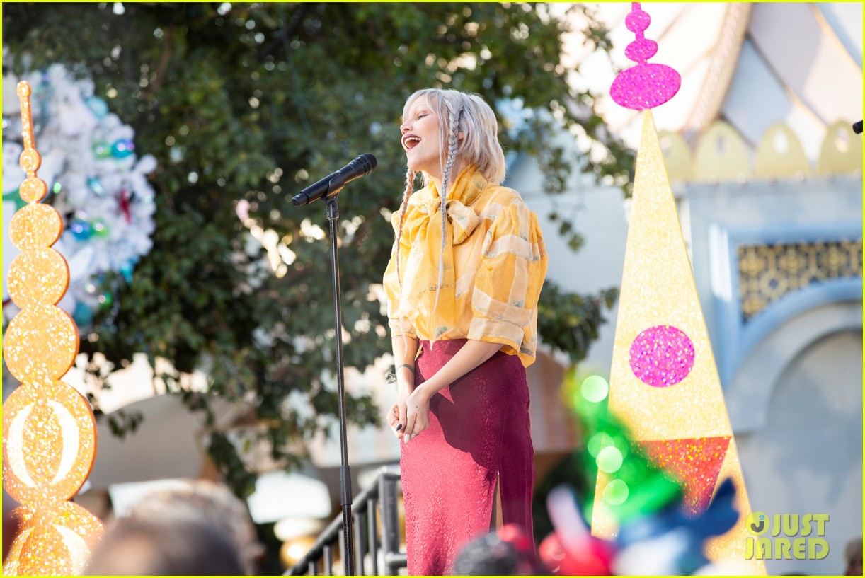 disney parks magical christmas day parade 2019 performers guests 27
