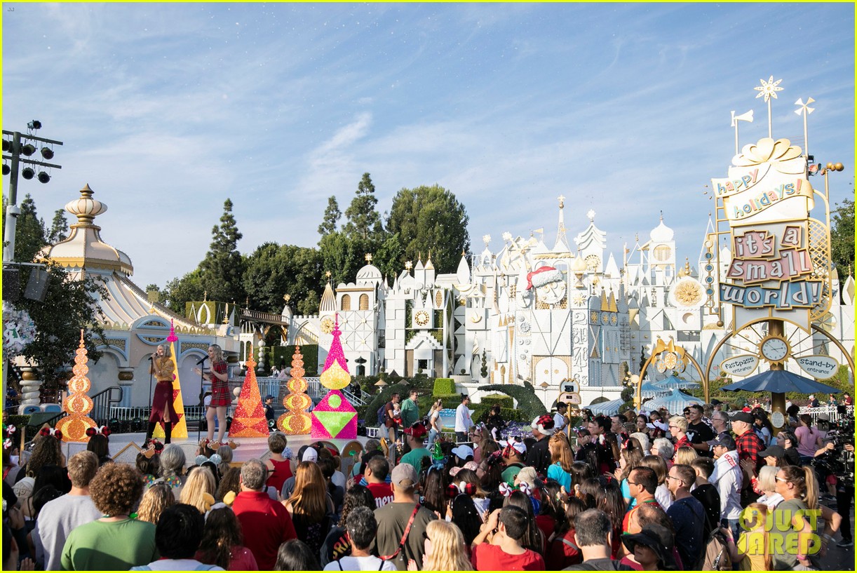 disney parks magical christmas day parade 2019 performers guests 28