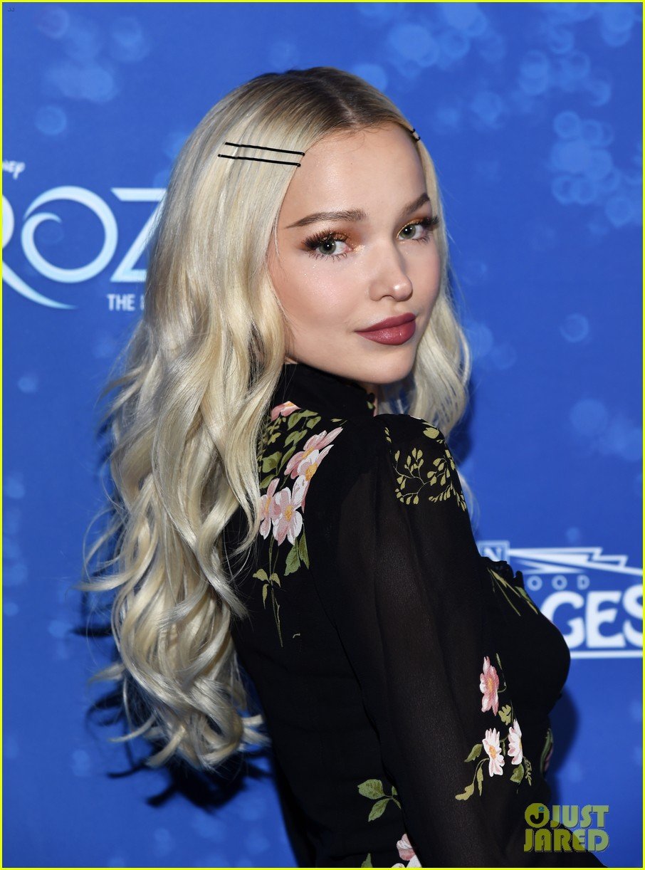 dove cameron frozen play opening night 02