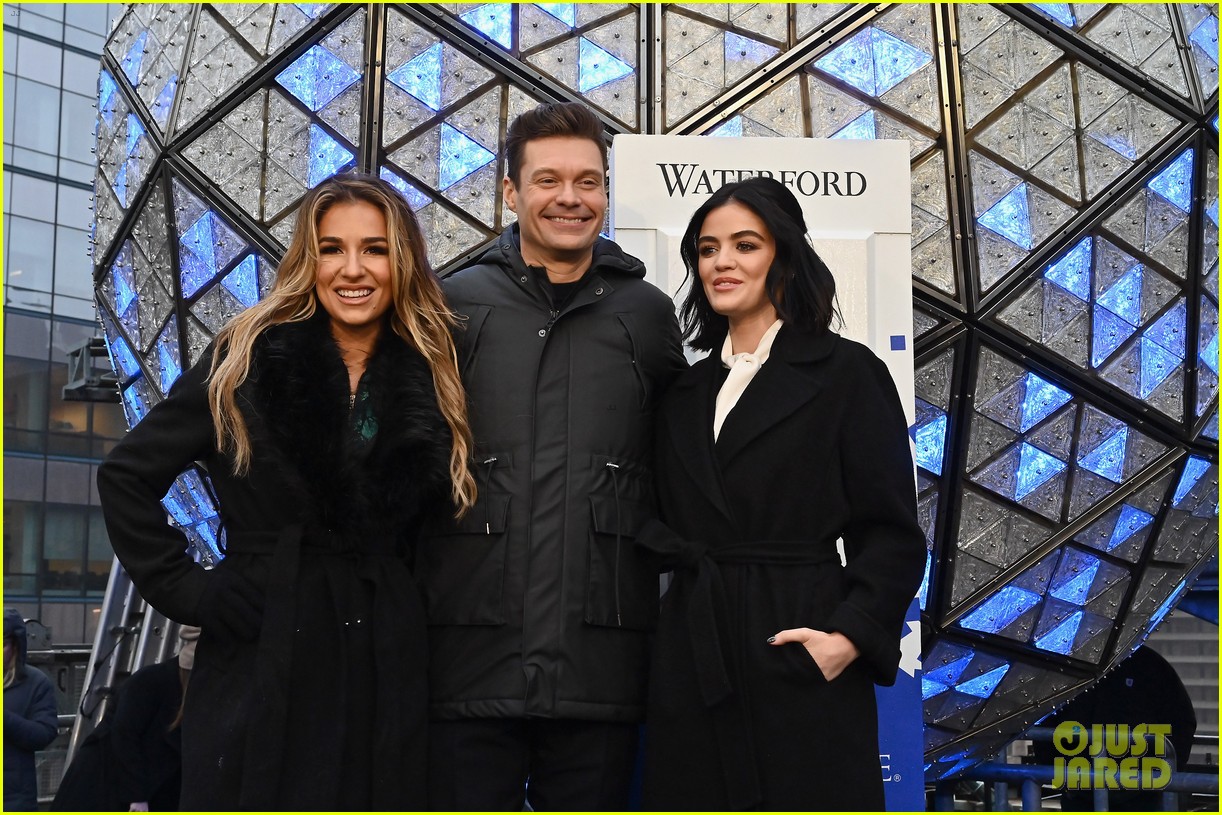 lucy hale nye rehearsals ryan seacrest 11